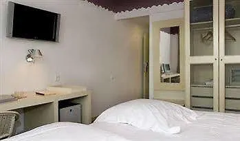 Hotel Cesar Vilanova i la Geltrú 3*,